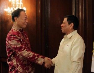 President Duterte meets Zhao Jianhua in a reception of the Diplomatic Corps during the inaugural ceremony on June 30,2016 