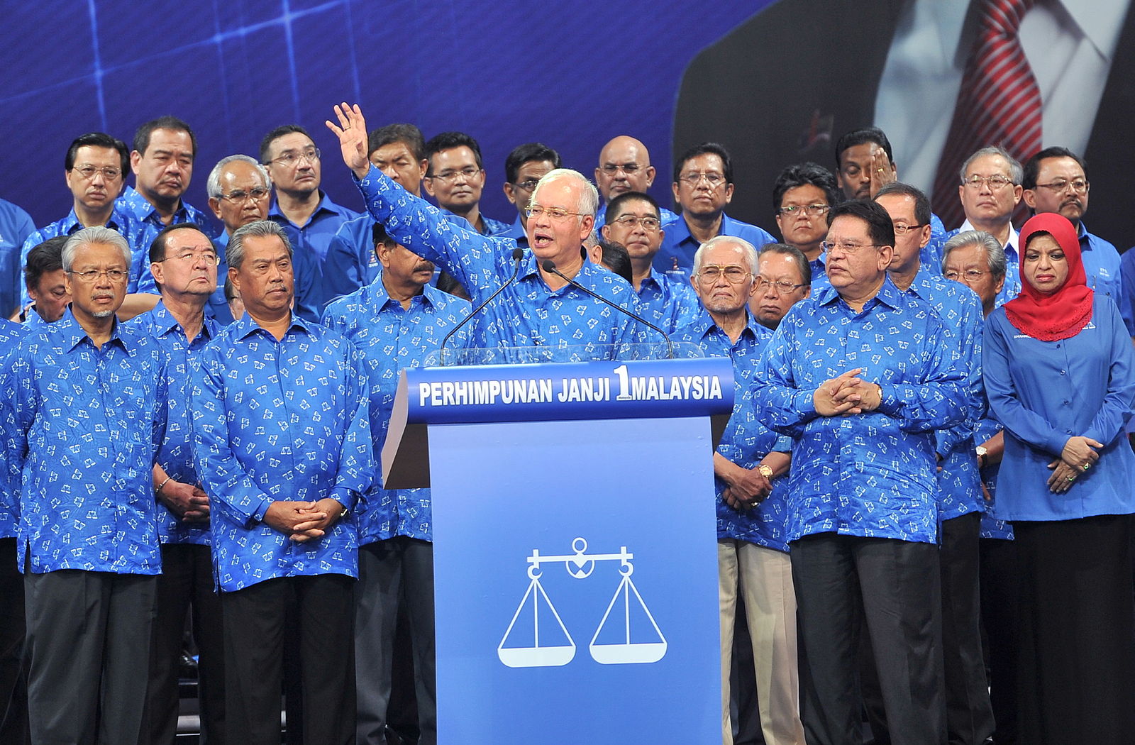BN_MANIFESTO_(8630471073).jpg